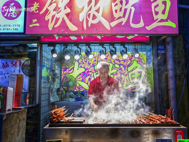 这里的夜市能撸猫！啤酒美食撸猫一个都不能少长春桂林路夜市